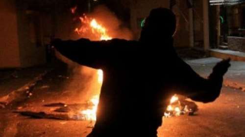 Επιθέσεις με μολότοφ κατά των ΜΑΤ στα Εξάρχεια