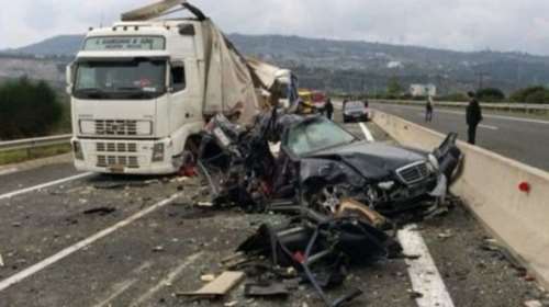 Νεκροί ιερέας και ψάλτης σε φοβερό τροχαίο στη Λαμία