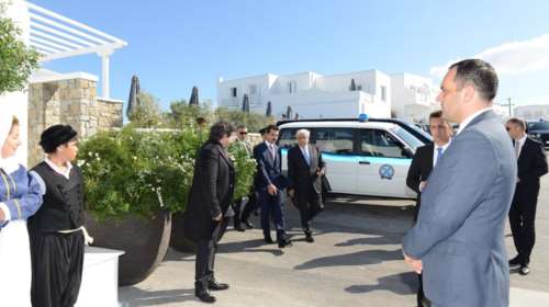 Ιστορική συνάντηση στο Myconian Ambassador της Μυκόνου