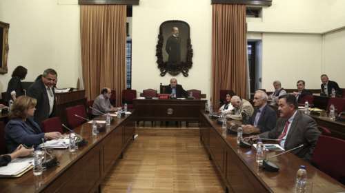 Απόσυρση και όχι αναστολή του νόμου Παππά ζητά η αντιπολίτευση