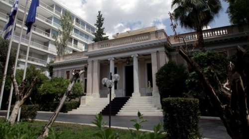 Με «αναδόμηση» στα υπουργεία αρχίζει (;) ο ανασχηματισμός