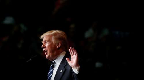 Ανοιχτή επιστολή 370 οικονομολόγων κατά Τραμπ: Μην τον ψηφίσετε