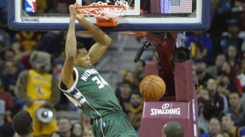 Ο Αντετοκούνμπο στα top-20 καρφώματα του ΝΒΑ