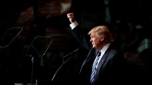 Γυναίκα καταγγέλει τον Τραμπ ότι την βιάζε κατ&#39; επανάληψη στα 13 της