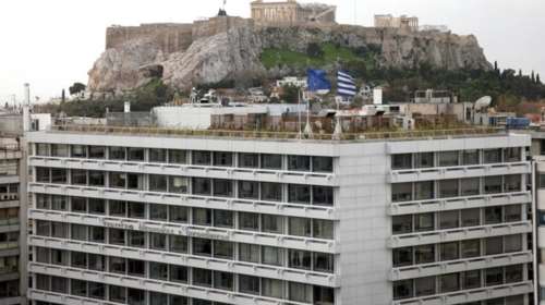 Πως το δημόσιο «φεσώνει» κάθε μήνα ιδιώτες και επιχειρήσεις