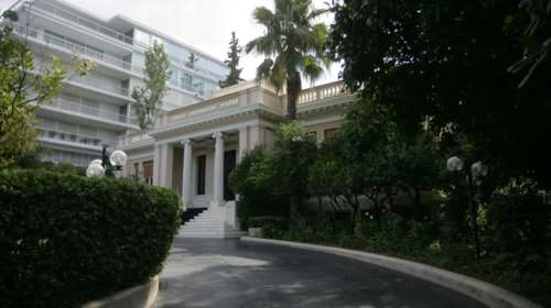 Μέγαρο Μαξίμου κατά Κυριάκου για την Ευρω-αραβική Σύνοδο