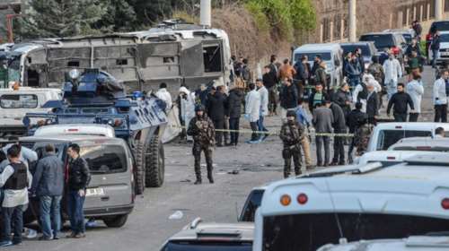 Βομβιστική επίθεση στο κέντρο του Ντιγιάρμπακιρ