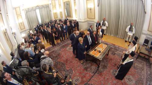 Η ορκωμοσία της νέας κυβέρνησης. Πηγαδάκια &amp; δηλώσεις υπουργών