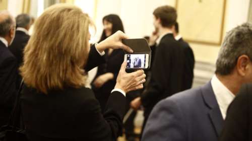 Oι αγκαλιές &amp; οι selfies στο Προεδρικό Mέγαρο