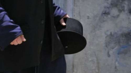 Μάζευαν χόρτα και έπιασαν τον παπά με ανήλικη στους θάμνους!