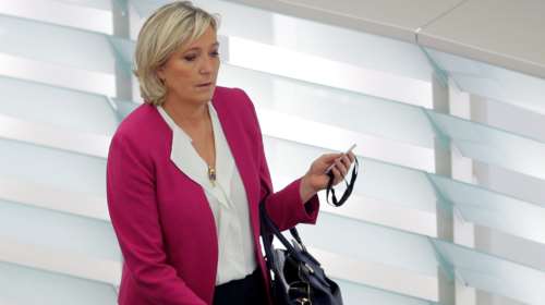 Η Λεπέν δίνει συγχαρητήρια στον Ντόναλντ Τραμπ