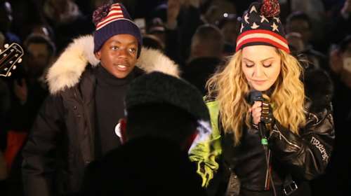 Στα μαύρα η Μαντόνα για την εκλογή Τραμπ: «Μια νέα φωτιά άναψε»