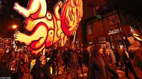 Χιλιάδες κατά της εκλογής Τραμπ σε Σικάγο και Νέα Υόρκη ΒΙΝΤΕΟ