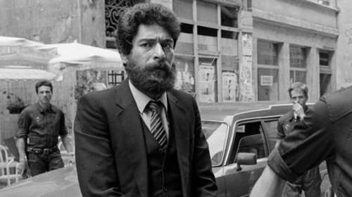 Για έγκλειστο σε γαλλικές φυλακές η χειροβομβίδα στην πρεσβεία