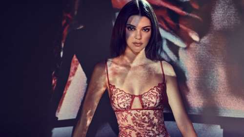 Η Κένταλ Τζένερ πρωταγωνιστεί σε φεμινιστική διαφήμιση εσωρούχων