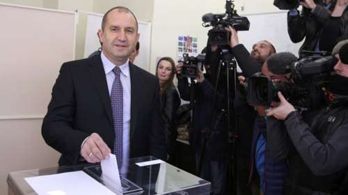 Βουλγαρία: Ο υποψήφιος των σοσιαλιστών νικητής των εκλογών