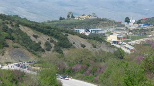 Κρατικοί υπάλληλοι της Αλβανίας πιάστηκαν με προπαγανδιστικό υλικό