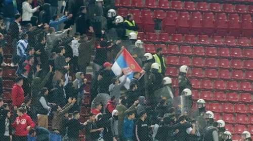 Βόσνιοι: Πανό μας θα γράφει ζητιάνοι Έλληνες θέλετε δανεικά;