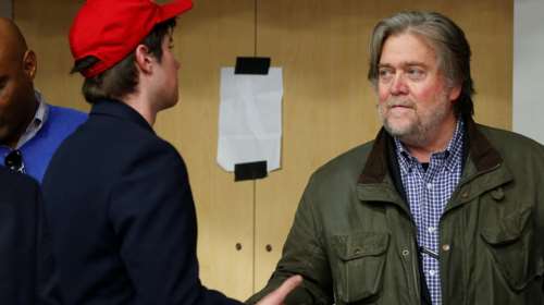 Οργή για την επιλογή του ακροδεξιού Μπάνον από τον Τραμπ