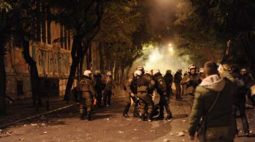 Ολονύκτια επεισόδια γύρω από το Πολυτεχνείο-6 συλλήψεις