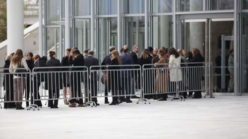 Ουρές στο Ιδρυμα Νιάρχος για την ομιλία του Ομπάμα [φωτό]