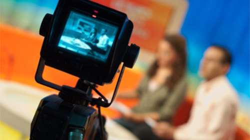 Ελληνας παρουσιαστής στην τηλεόραση συνελήφθη για ληστεία