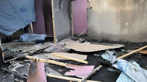 Εικόνες απόλυτης καταστροφής μετά τα επεισόδια με μετανάστες στη Χίο