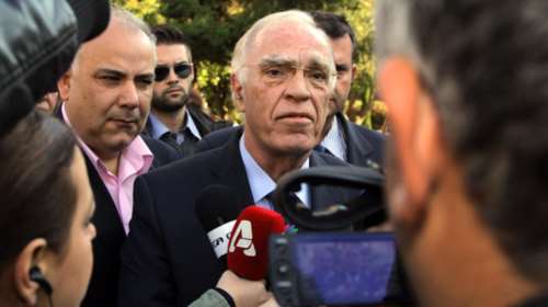 Λεβέντης για δείπνο με Ομπάμα: Θα πείραζε να έβαζαν 3 καρέκλες ακόμη;