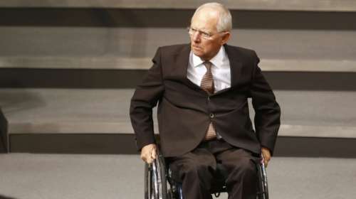 Σόιμπλε: Δεν βοηθούν τις μεταρρυθμίσεις όσοι θέλουν τώρα ελάφρυνση χρέους