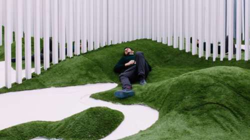 ROOM18 για το νέο αστικό ξενοδοχείο, στο μουσείο Μπενάκη