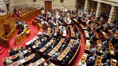 Προϋπολογισμός και 2 πολυνομοσχέδια για να κλείσει η αξιολόγηση