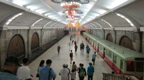 Κι όμως! Το πιο πολυτελές μετρό βρίσκεται στην Πιονγιάνγκ [Εικόνες]