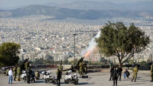 Κηδεία Στεφανόπουλου:Τι συμβολίζουν οι 21 «κανονιοβολισμοί»