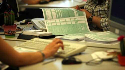 ΥΠΟΙΚ: Δεν χρειάζονται αποδείξεις για τα εισοδήματα του 2016