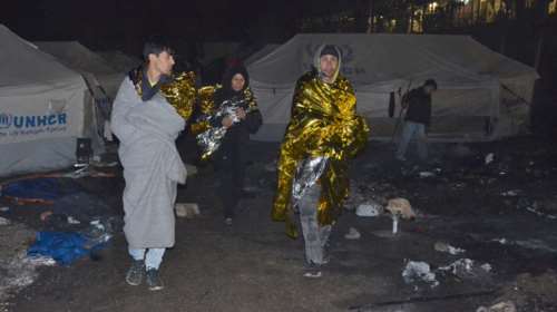Γιαγιά και εγγονός έφτασαν από το Ιράκ στη Λέσβο για να πεθάνουν στη Μόρια