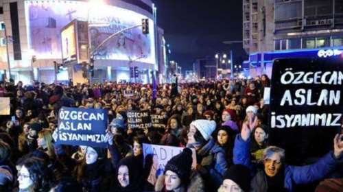 Χιλιάδες στην Κωνσταντινούπολη κατά της βίας σε βάρος γυναικών