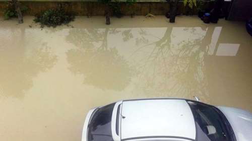 Λέσβος: Μεγάλα προβλήματα πλημμύρισαν σπίτια από τη βροχόπτωση