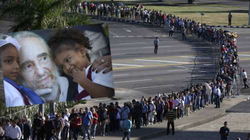 Ατελείωτες ουρές για το τελευταίο αντίο στον Φιντέλ Κάστρο - φωτό -
