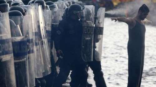 Χιλιάδες διαδηλωτές μπροστά από το Κογκρέσο στη Βραζιλία