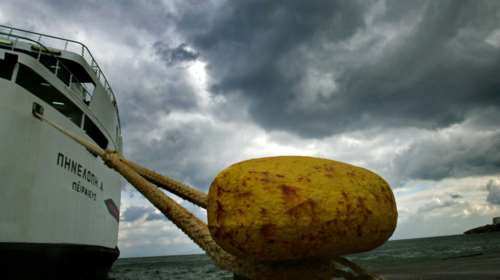 Δεμένα τα πλοία σε Ραφήνα, Λαύριο- Κλειστό το Ρίο Αντίρριο