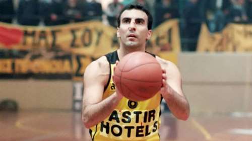Ο Νίκος Γκάλης θυμάται το ντεμπούτο του στον Αρη πριν 37 χρόνια