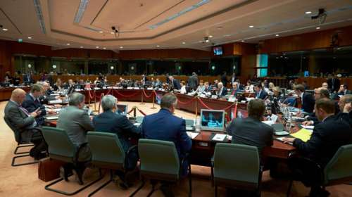 Σενάρια εκτακτης συνόδου κορυφής αν οι Ιταλοί που &quot;όχι&quot; στο δημοψήφισμα