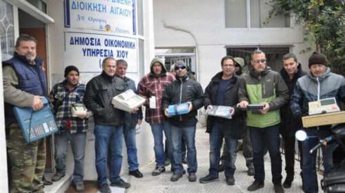 Οι Χιώτες... παραδίδουν τις ταμειακές στη ΔΟΥ [ΕΙΚΟΝΕΣ]