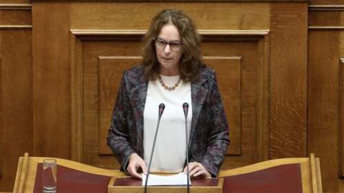 Η υφυπουργός υπόσχεται ανατροπή των όσων υπέγραψε ο Τσακαλώτος
