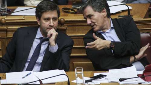 Χάσμα Τσακαλώτου-Χουλιαράκη για το δημοσιονομικό κενό του 2018