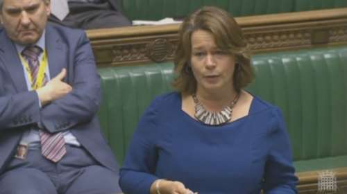 Βουλευτής σοκάρει περιγράφοντας τον βιασμό της όταν ήταν 14 ετών  video