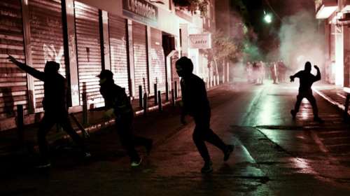 Βραδινές μολότοφ σε διμοιρία των ΜΑΤ στα Εξάρχεια