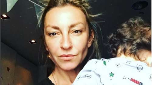 Η Ρούλα Ρέβη «ντύθηκε» ελαφάκι μαζί με τον πανέμορφο γιο της-η τρυφερή φωτο