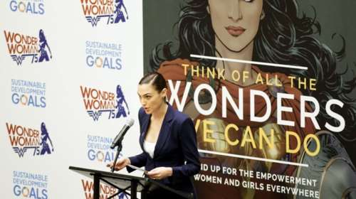 Ξήλωσαν από πρέσβειρα του ΟΗΕ μια «σούπερ γυναίκα»