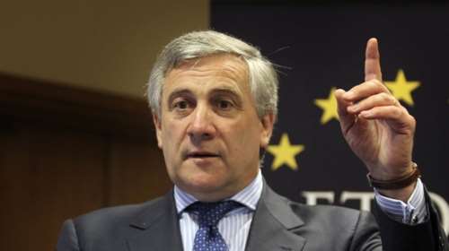 Οι συντηρητικοί επέλεξαν αντί του Σουλτς φίλο του Μπερλουσκόνι